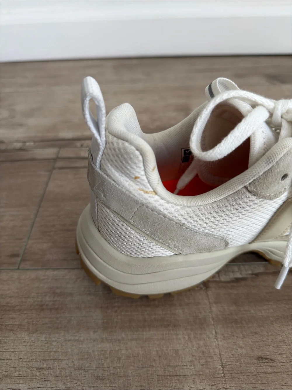 Veja Venturi Alveomesh White Pierre Natural size 8